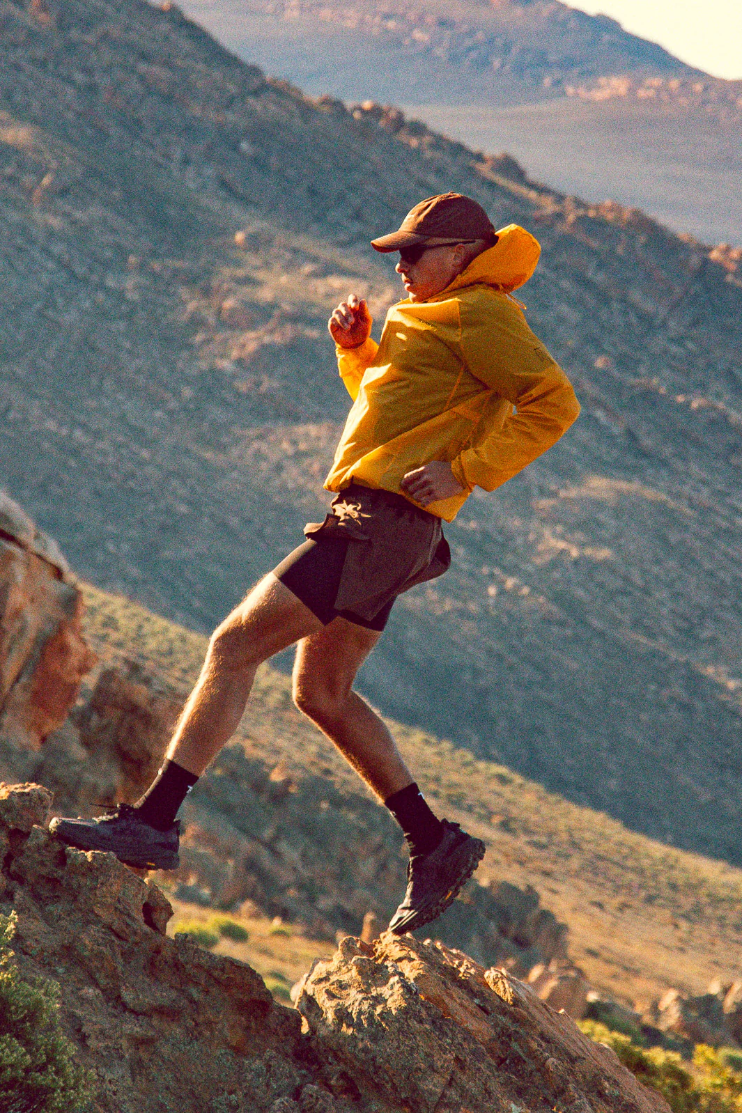 Venture Men's 2-in-1 Run Short - Dust - Image 7